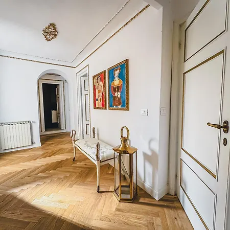 Luxury In * Lucca
